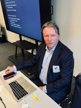 Bild: Thomas Abel hält einen Vortrag bei der Langen Nacht der Wissenschaften 2026